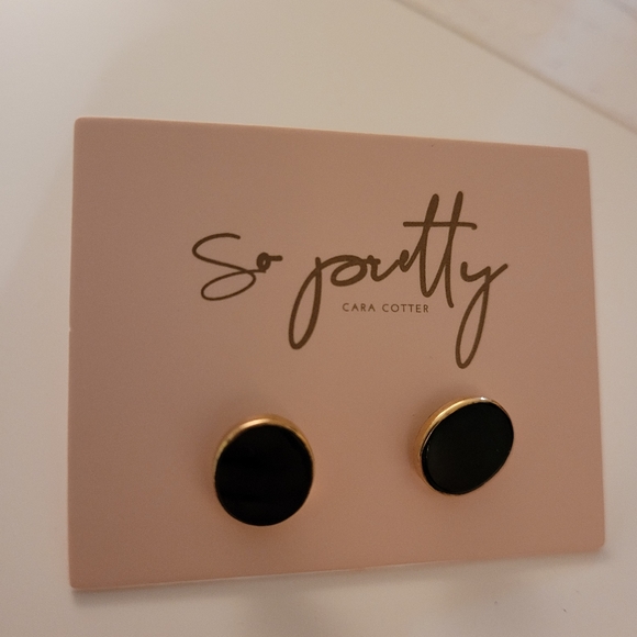 Black Onyx and Gold Stud Earrings